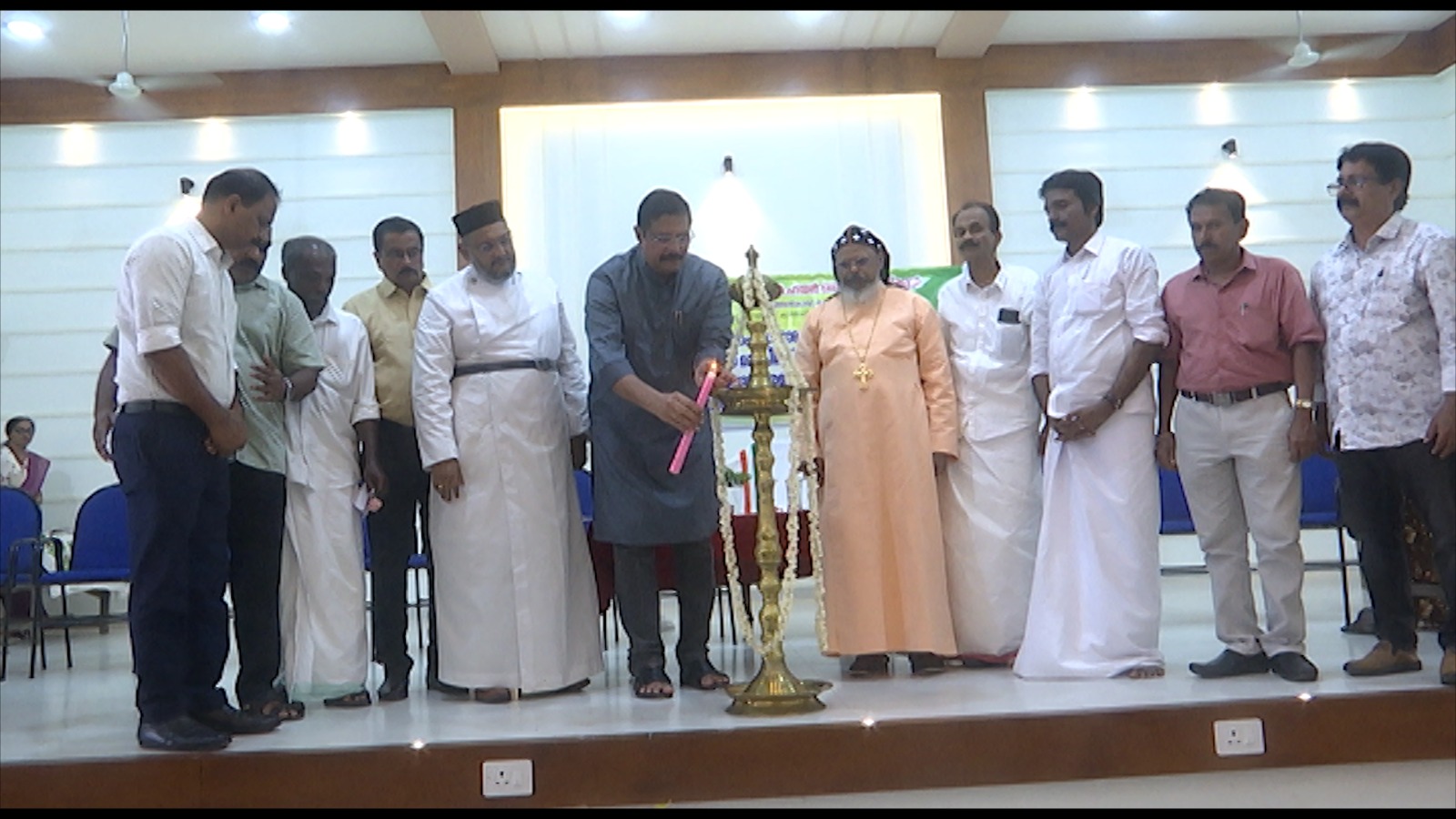 പുത്തൻകാവ് മെട്രോപ്പോളിറ്റൻ ഹയർ സെക്കൻഡറി  സ്കൂളിന്റെ സ്ഥാപക ദിനാഘോഷവും, ഗീവർഗീസ് മാർ പീലക്സീനോസ് അനുസ്മരണവും, എൻഡോവ്മെന്റ് വിതരണവും